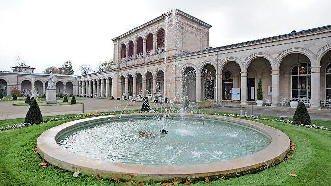 Der Betrieb der Springbrunnen, hier im Bad Kissinger Kurgarten, wird in der Frostperiode ausgesetzt .