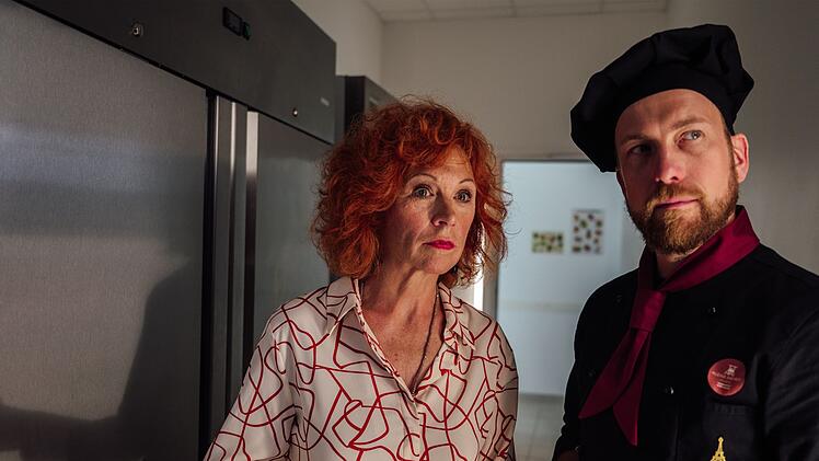 Die Sozialp&auml;dagogin Frauke K&ouml;nig (Heike Trinker) betreut mit Tayfun das Projekt f&uuml;r straff&auml;llig gewordene Jugendliche im Restaurant "Kleine Freiheit". Der franz&ouml;sische Chefkoch Marcel (Johann-Christof Laubisch) ist nicht immer zufrieden mit seinem ungew&ouml;hnlichen Personal.