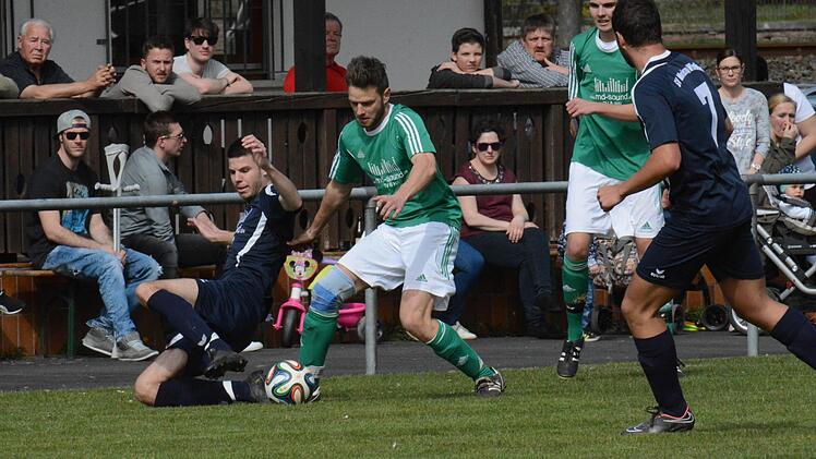 Schnappschüsse vom Spiel der Woche zwischen dem SV Gräfendorf und dem SV Morlesau/Windheim (2:0). Foto: ssp