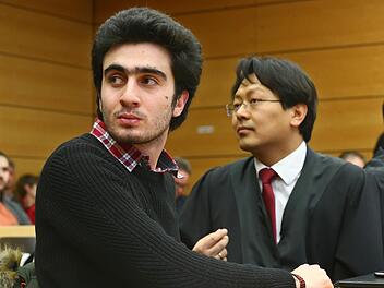 Das soziale Netzwerk Facebook will für die Verbreitung verleumderischer Inhalte kein Schmerzensgeld an den syrischen Flüchtling Anas Modamani zahlen. Foto: Karl-Josef Hildenbrand/dpa