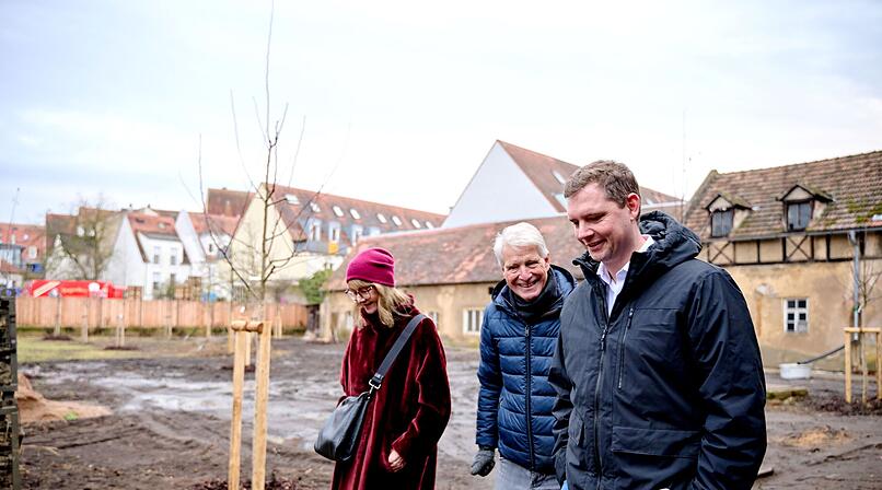 Bamberg: Neue Streuobstwiese im G&auml;rtnerviertel gepflanzt