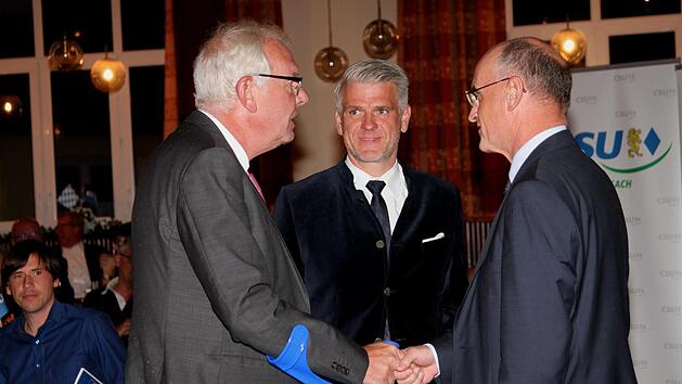 CSU-Fraktionsvorsitzender Thomas Kreuzer im Gespr&auml;ch mit MdL Steffen Vogel und Landrat Wilhelm Schneider (von links)G&uuml;nther Geiling