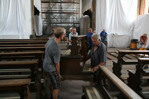 Kirchen-Ausräumaktion