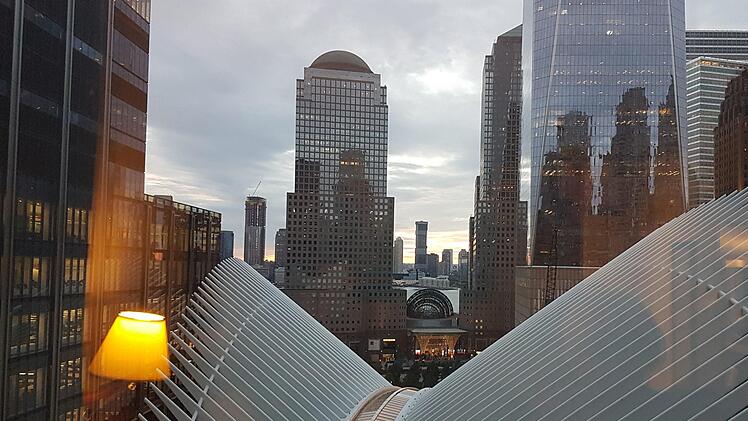 Diesen Blick genossen die  Haßbergler von ihren Zimmern auf die Landschaft der Wolkenkratzer.Günther Geiling