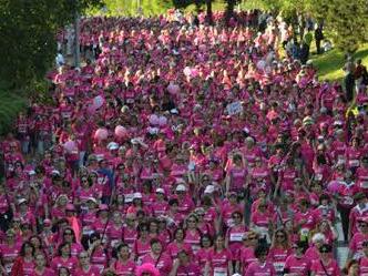 Beim Pinklauf im französischen Calvados liefen heuer 20.000 Frauen mit. Der Lauf wurde zum Vorbild für den Brückenauer Charity-Lauf. Foto: privat