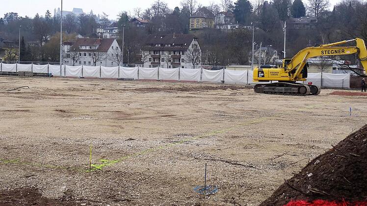 Der Bauplatz an der Ecke Bamberger/Karchestraße ist freigeräumt und vorbereitet. Foto: Jochen Berger