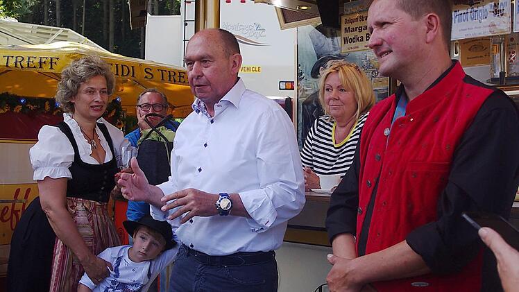 Lorenz Kalb (Mitte) erzählte von den Problemen der Schausteller. Foto: Heike Schülein