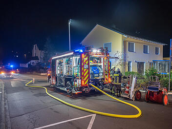 Wohnzimmer im Vollbrand: Kriminaldauerdienst nimmt Ermittlungen auf Wohnzimmer im Vollbrand: Kriminaldauerdienst nimmt Ermittlungen auf