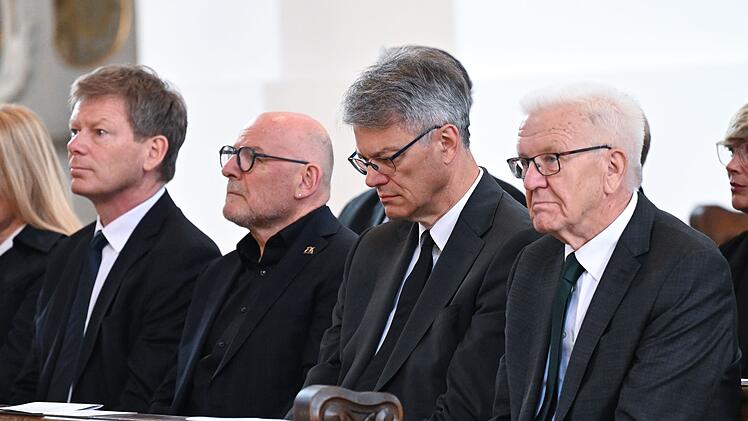 Trauergottesdienst für die Opfer des tödlichen Zugunglücks