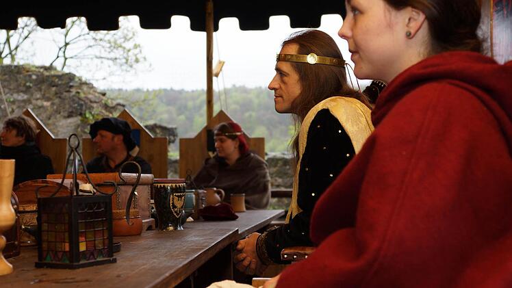 Sir Galahad Earl of Lothian mit Gefolge