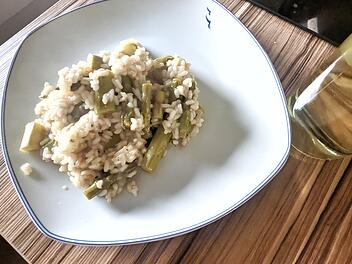 Spargel-Risotto mit rheinland-pf&auml;lzer Wei&szlig;wein: So schmeckt es leicht und lecker.