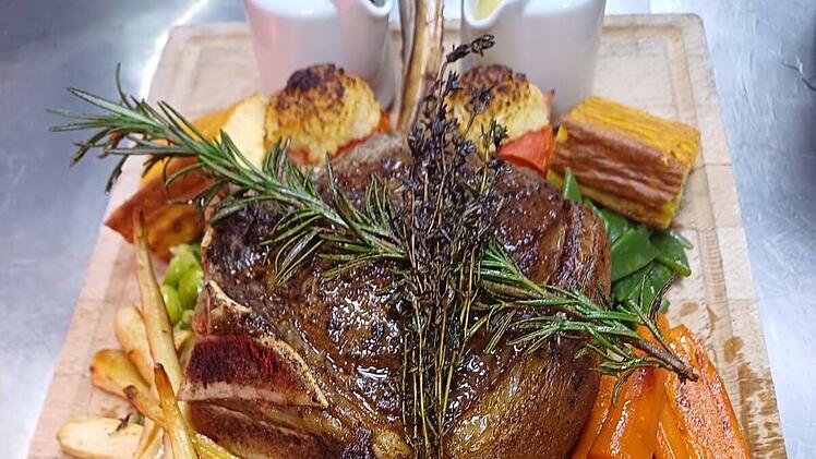 Tomahawk Steak/Columbus Genusswirtschaft