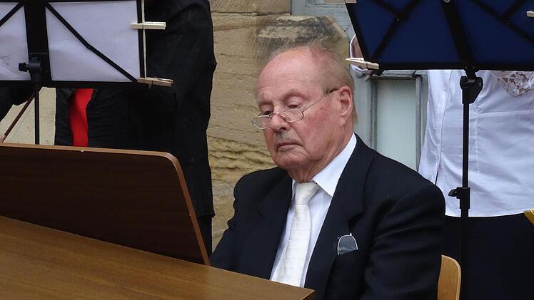 Impressionen von der Serenade mit dem Collegium musicum auf der Veste Coburg: Gerhard Deutschmann am Cembalo.Foto: Jochen Berger