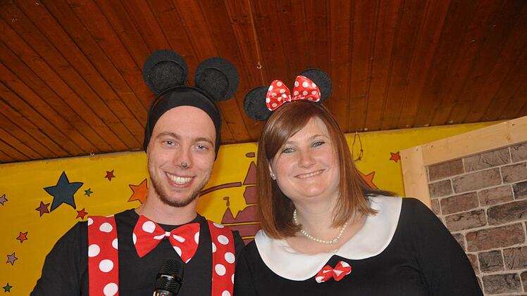 Mickey und Minnie Mouse (Stefan Leinweber und Veronika Nowak) führten durch Mouse in House in Motten. Foto: Petra Heurich