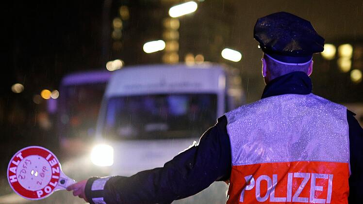 Mehrere Kilogramm Kokain im Auto eines 67-jährigen Fahrers auf der A3 - Polizei nimmt Mann fest