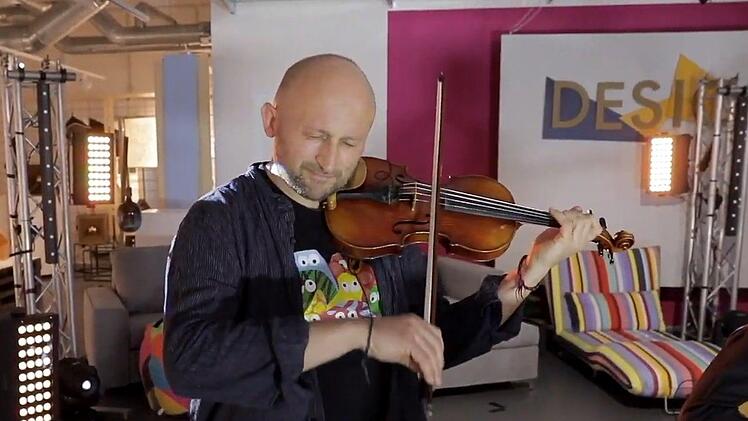 Als Live-Streaming wurde ein Auftritt von Marion & Sobo-Band aus der Coburger Markthalle übertragen. Gaststar war der Gitarrist Joscho StephanScreenshot
