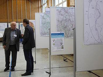 Impression vom Info-Markt von Tennet in der Turnhalle Zeitlofs. Foto: Ulrike Müller