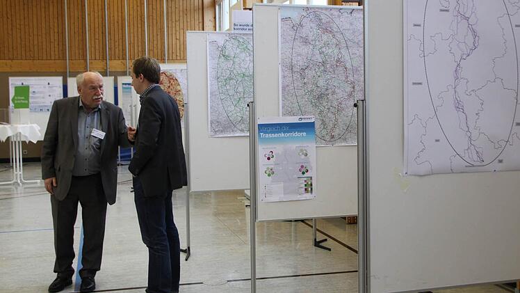 Impression vom Info-Markt von Tennet in der Turnhalle Zeitlofs. Foto: Ulrike Müller