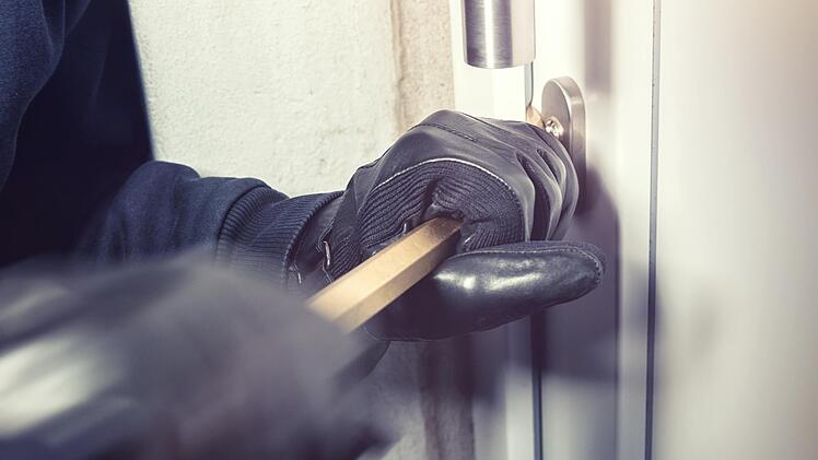 Bischberg: Unbekannte brechen in Haus ein und erbeuten f&uuml;nfstellige Summe - Zeugen gesucht