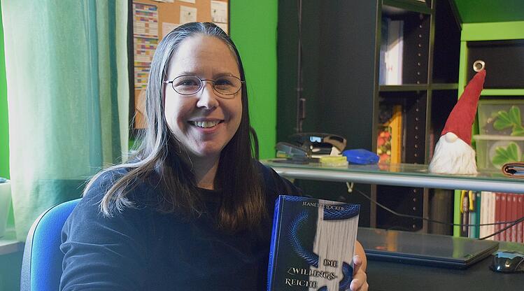 Erstes Buch: Glosbergerin lässt die "Drachenschlange" frei