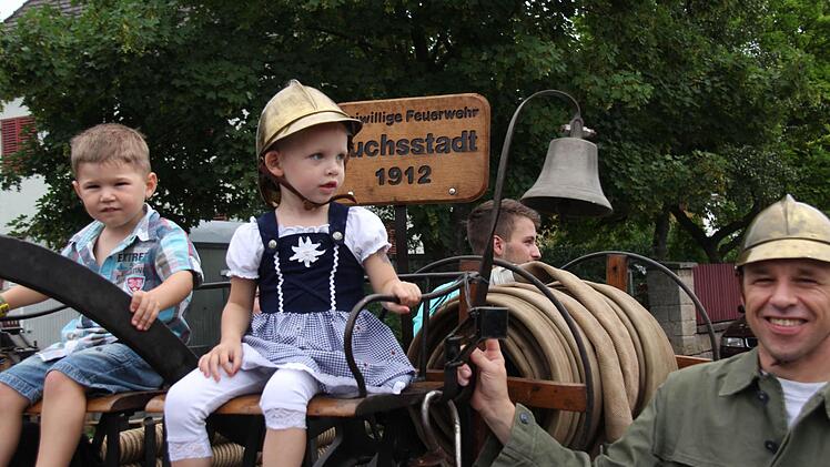 Historischer Wagen der Fuschter Feuerwehr.