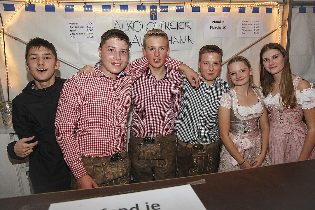 Die Landjugend Zaubach hat zum Kerwatanz eingeladen.