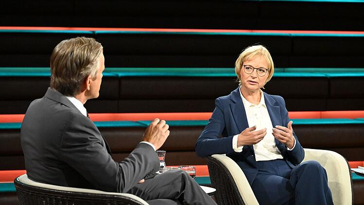Im Gespr&auml;ch mit dem ZDF-Moderator gew&auml;hrte Katja Wolf einen &uuml;berraschend ehrlichen Einblick in ihre Beziehung zu Sahra Wagenknecht.