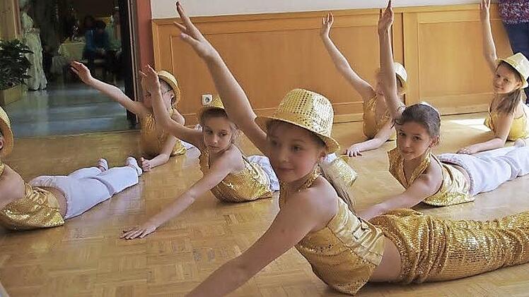 Die Kinder der Tanzschule Olga Engelmann besuchten am Samstag das Lucas-Cranach-Haus. Foto: Heike Schülein