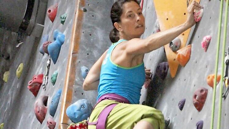 Die Turnhalle der Realschule Ebermannstadt soll eine Kletterwand bekommen.  Fotos: Josef Hofbauer