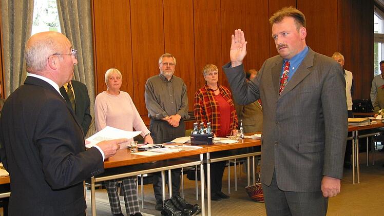 CSU-Stadtrat Walter Nussel bei seiner Vereidigung zum Zweiten Bürgermeister im Jahr 2002