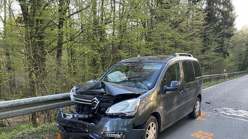 bammersdorf auto rauscht ungebremst ins heck mann stirbt im krankenhaus