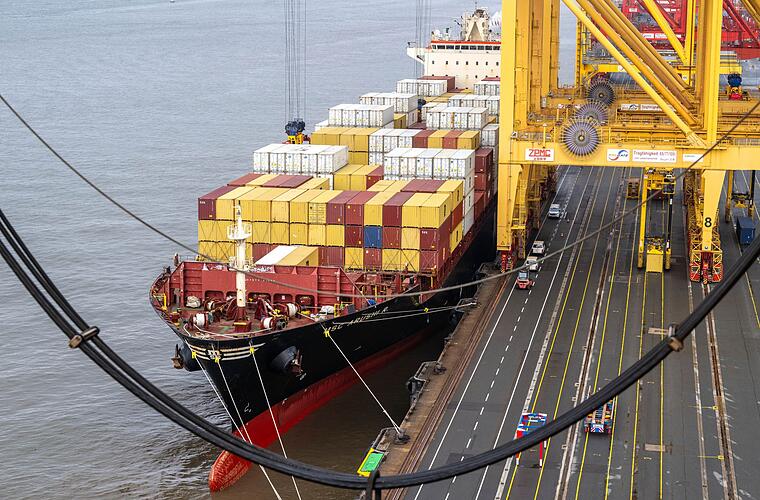 Deutsche Wirtschaft tritt auf der Stelle - Hoffnung für 2026