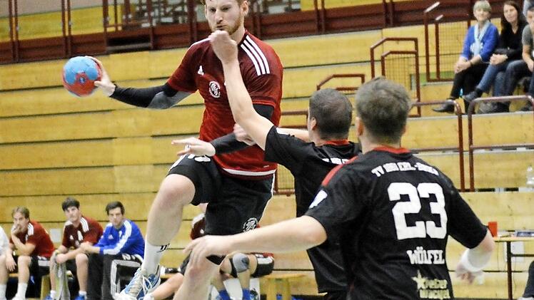 Philipp Wolf war auch gegen seinen Ex-Verein Bruck bester Schütze der TS Herzogenaurach. Die Gastgeber trafen aber häufiger.  Foto: herzopress