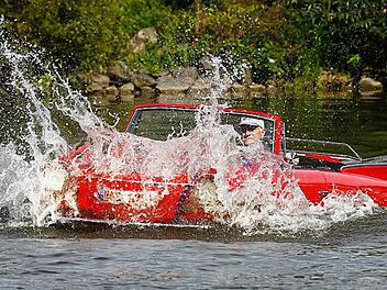 Bernhard Fischenich in seinem Amphicar  Foto: privat
