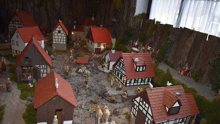 Jede Figur hat bei Raimund Lodes eine Aufgabe. Foto: Petra Malbrich