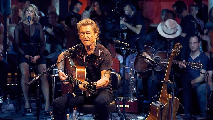 Der Unverwüstliche ist wieder auf Tournee: "Unplugged", ohne elektronischen Schnick-Schnack, will Peter Maffay seinen Fans ganz nahe kommen. Wolfgang Köhler