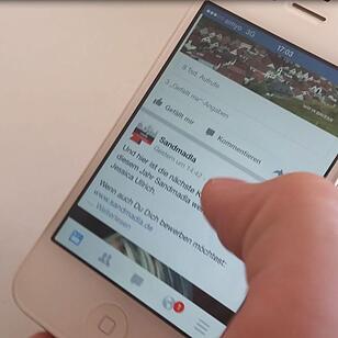 Im unteren rechten Eck tippen Sie auf das Optionsmenü (die drei waagrechten Balken)