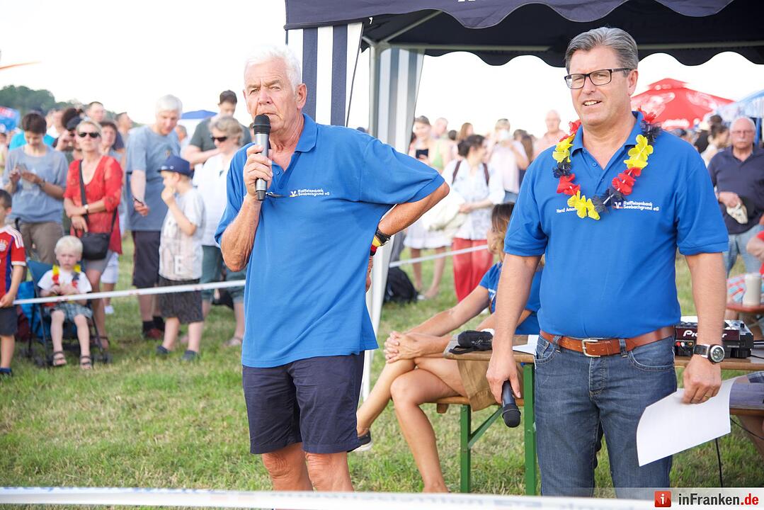 Jubiläumsausgabe: Zum 20. Mal hat die Raiffeisenbank Seebachgrund zu ihrem Ballonmeeting nach Hannberg eingeladen. Mehr als 2000 Menschen waren gekommen.