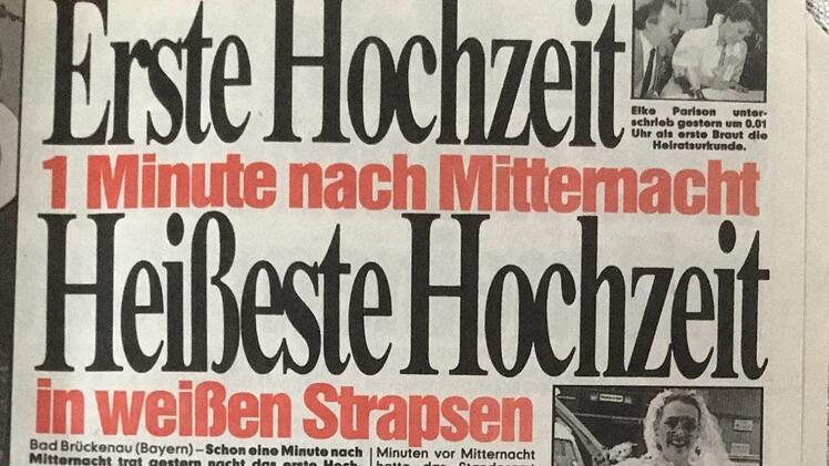 Einen regelrechten Trau-Marathon legte die Stadt Bad Brückenau am 8.8.1988 hin. Die Bild berichtete exklusiv über die erste Trauung kurz nach Mitternacht. Foto: Archiv Hans Bauer