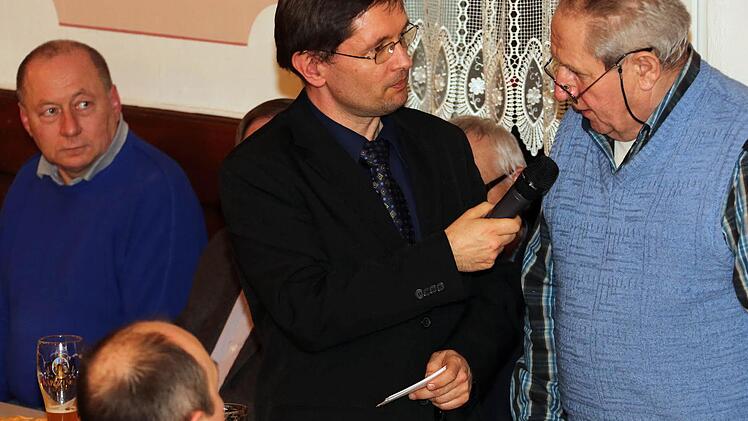 Gerd Neugebauer von den Ziegelhüttener Schützen freut, dass das Bogenschießen neue Mitglieder bringt.