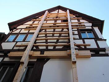 Das Forchheimer Rathaus wird derzeit nicht nur durch die bauliche Sanierung verändert. In den nächsten fünf Jahren soll sich die Verwaltung, die hier beheimatet ist, in ein umsatzsteuerpflichtiges Unternehmen verwandeln.  Foto: Ekkehard Roepert