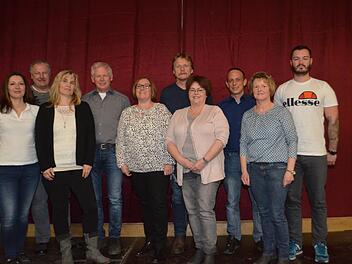 Für langjährige Mitgliedschaft wurden geehrt (von links): Rudi Helm, Elke Wittkowski, Michael Günder, Karin Schmitt, Jürgen Schmitt, Claudia Simon, Daniel Witzel, Marion Günder.  Fotos: Andreas Lomb