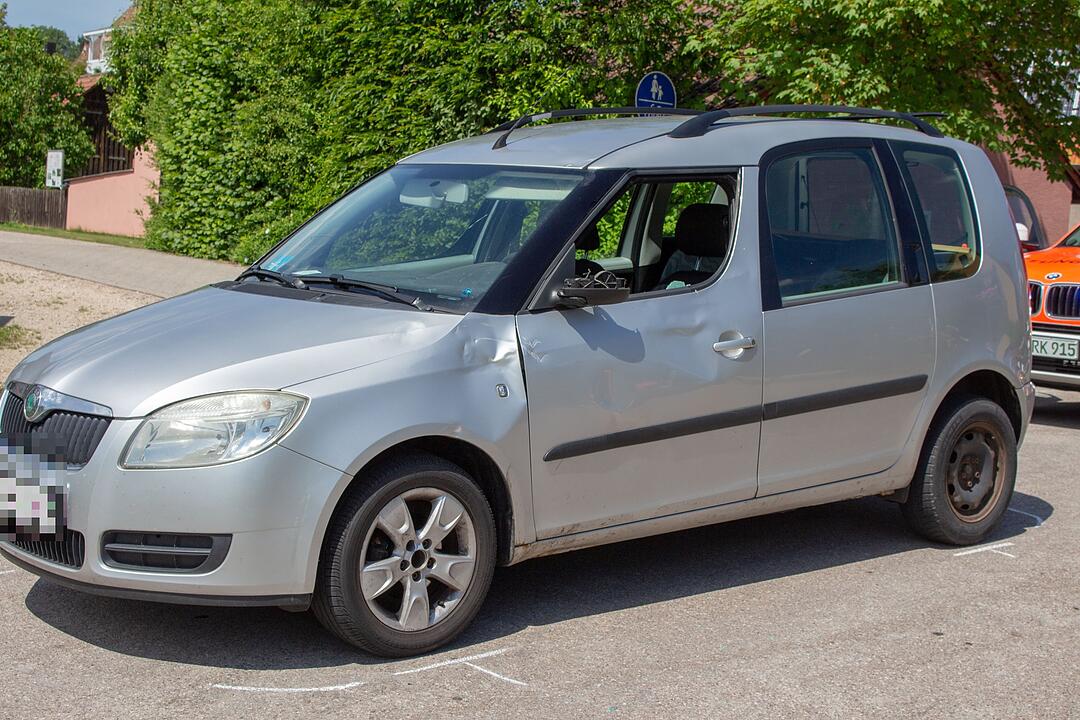 Radfahrer hat Glück im Unglück nach Kollision mit Auto