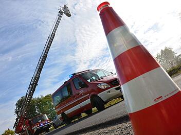 Unverzichtbar bei solch einem "Brand" sind die Drehleitern die aus Bad Kissingen und Münnerstadt kamen.  Foto: Peter Rauch