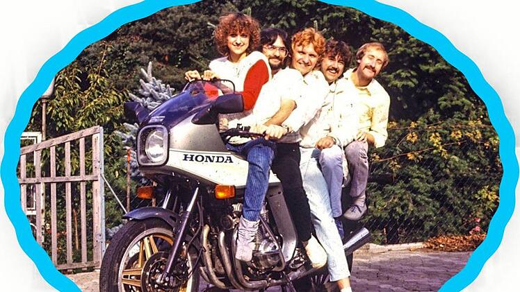 1980 brauste die Band Heaven los und hatte auch gleich einen Auftritt mit Thomas Gottschalk (Bild oben). Fotos: privat