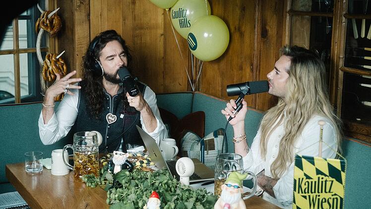 In der aktuellen Folge ihres Podcasts "Kaulitz Hills" blickten Tom Kaulitz (links) und sein Bruder Bill auf das "HeidiFest" zurück.