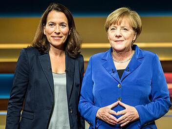 Bereits im Oktober 2015 war Bundeskanzlerin Angela Merkel zu Gast bei Anne Will Foto: dpa