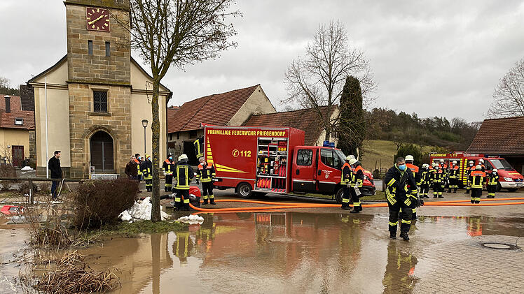 Steigende Pegel in Oberfranken: Erste Überschwemmungen in Oberfranken