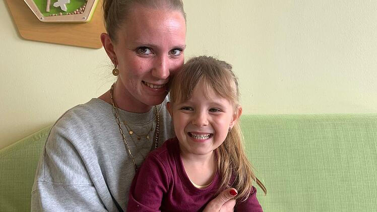 Jenny und Lou Heß: Vor 25 Jahren wurde Jenny selbst in der Kindertagesstätte "Oase" betreut. Sie freut sich, dass nun ihre Tochter dort betreut wird.