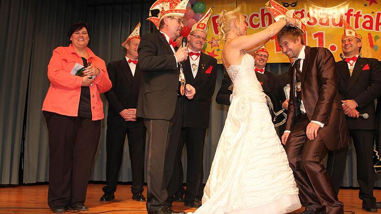 Prinz Heiko Tautermann dankte ab - und bekam die Kappe des Zeremonienmeisters aufgesetzt.